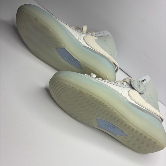 Nike High-Top Sneakers in White and Light Gray - Picture 4 of 5